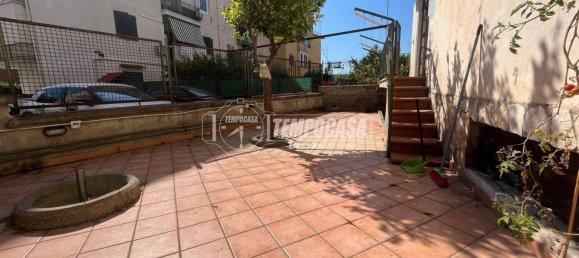 3 bedrooms Apartment in Naples, Italy No. 260064 11