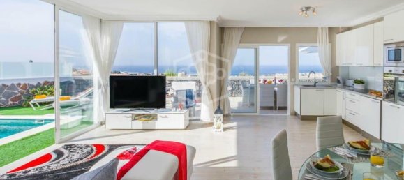 4 bedrooms Villa in Adeje, Spain No. 16401 4