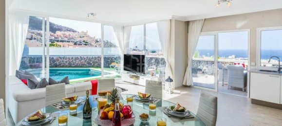 4 bedrooms Villa in Adeje, Spain No. 16401 5