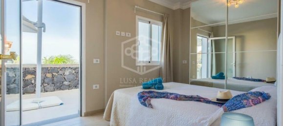 4 bedrooms Villa in Adeje, Spain No. 16401 15