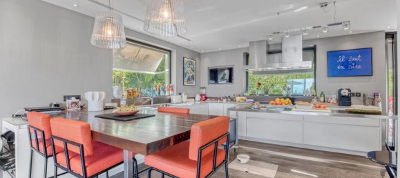 3 bedrooms Commercial property in Villeneuve-Loubet, France No. 38158 6