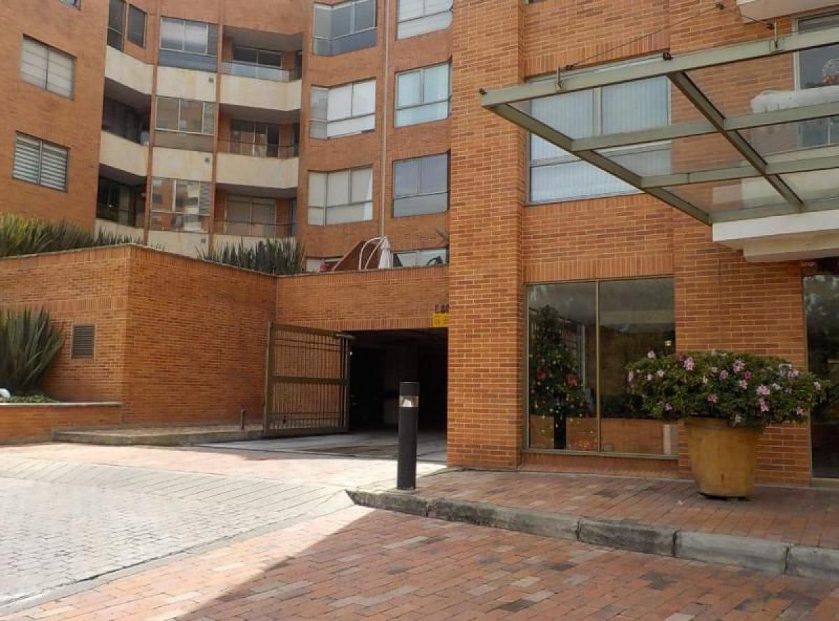 Casa de 3 dormitorios en Bogotá, Colombia No. 12000