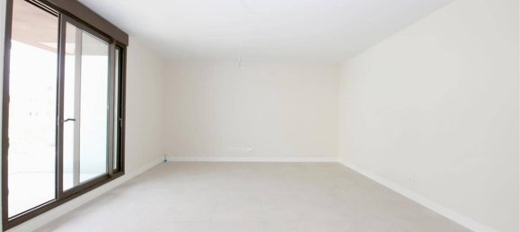 1 bedroom Penthouse in Estepona, Spain No. 178346 3