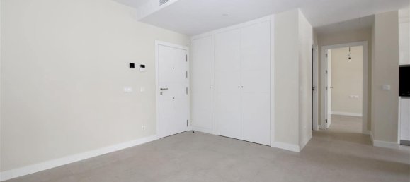 1 bedroom Penthouse in Estepona, Spain No. 178346 4