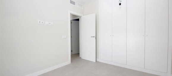 1 bedroom Penthouse in Estepona, Spain No. 178346 8