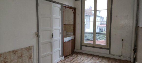 8 rooms Commercial property in Vitry-le-Francois, France No. 54210 4