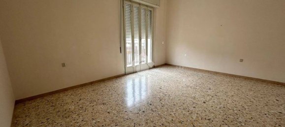 5 rooms Apartment in Barletta, Italy No. 151402 7