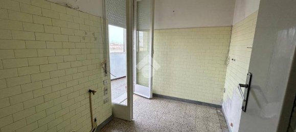 5 rooms Apartment in Barletta, Italy No. 151402 8