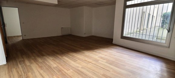 162m² Office in Paris, France No. 167807 6