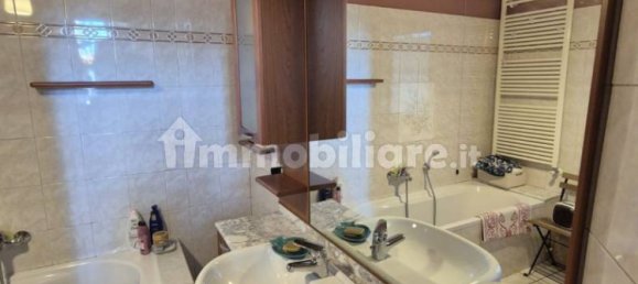 4 bedrooms House in Angera, Italy No. 251974 18