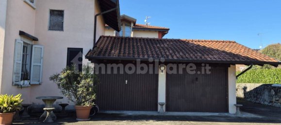 4 bedrooms House in Angera, Italy No. 251974 20