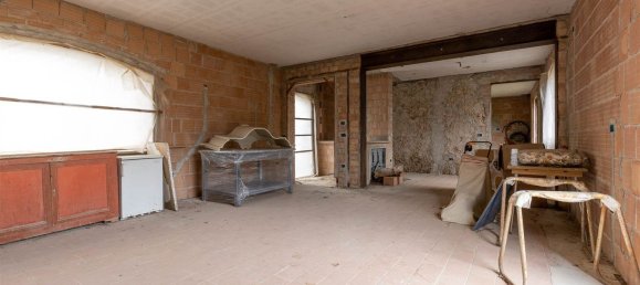 8 rooms Villa in Capannoli, Italy No. 124148 3