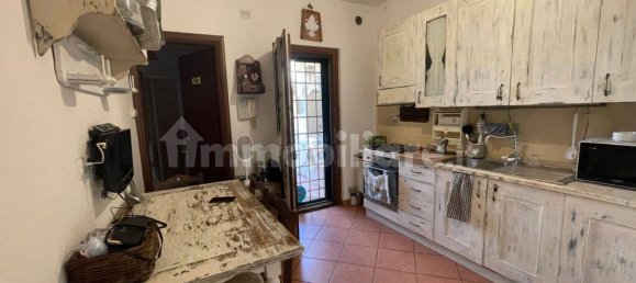 4 bedrooms Villa in Rome, Italy No. 44743 4