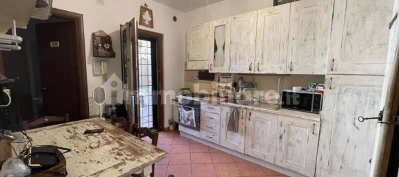 4 bedrooms Villa in Rome, Italy No. 44743 2