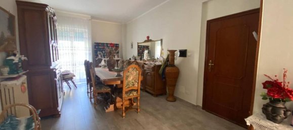 Квартира с 3 комнатами в Беневенто, Италия № 37067 2