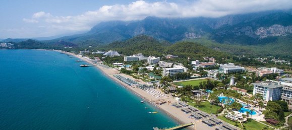 Villa 5+5 in Goeynuk, Turkey No. 13758 14