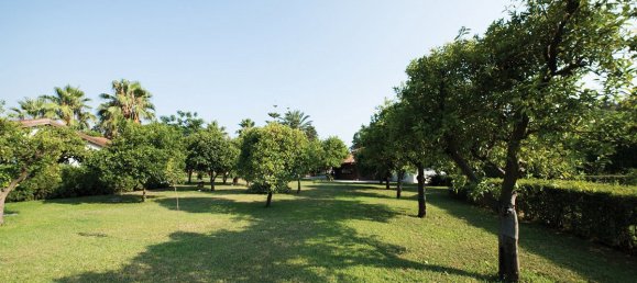 Villa 5+5 in Goeynuk, Turkey No. 13758 11