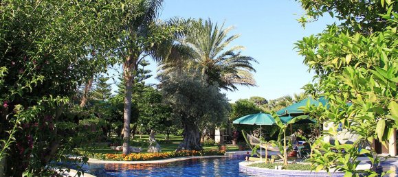 Villa 5+5 in Goeynuk, Turkey No. 13758 4