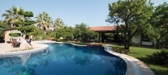 Villa 5+5 in Goeynuk, Turkey No. 13758 12