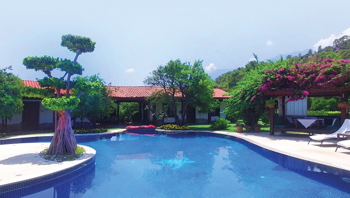 Villa 5+5 in Goeynuk, Turkey No. 13758