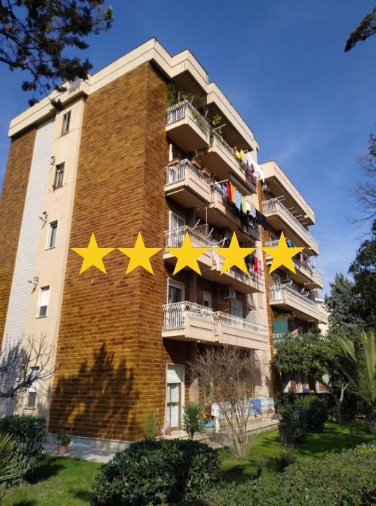 Apartamento de 5 dormitorios en Foggia, Italy No. 186740