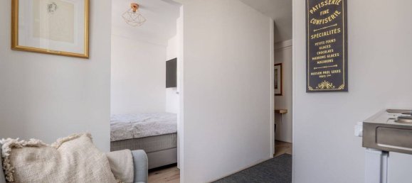 Studio in Paris, France No. 281083 10