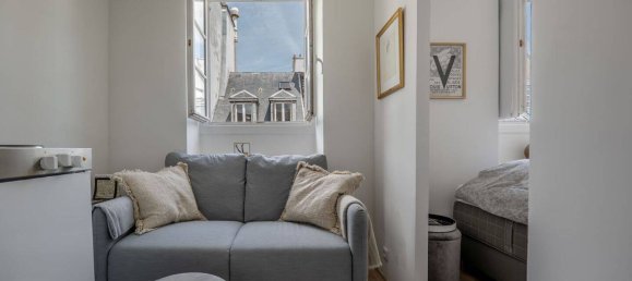 Studio in Paris, France No. 281083 3