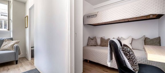 Studio in Paris, France No. 281083 7