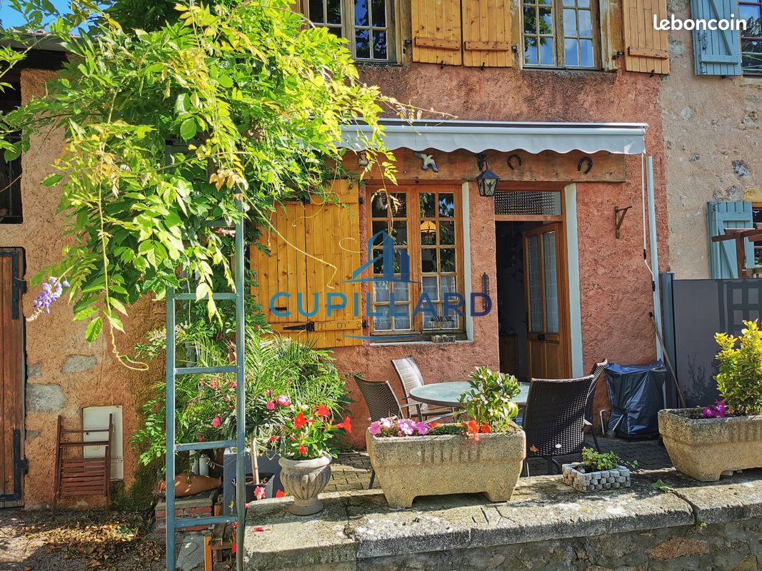 3 bedrooms House in Saint-Haon-le-Chatel, France No. 200165