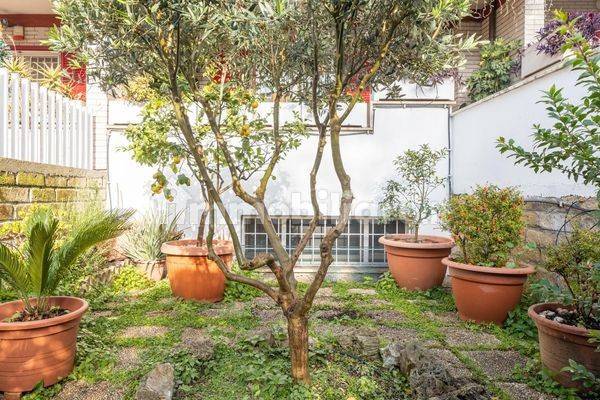 3 bedrooms House in Rome, Italy No. 117885