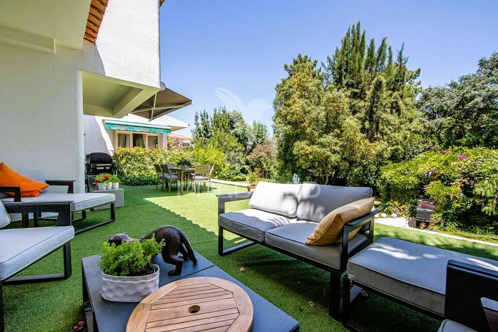 6 bedrooms House in Sesimbra, Portugal No. 104726