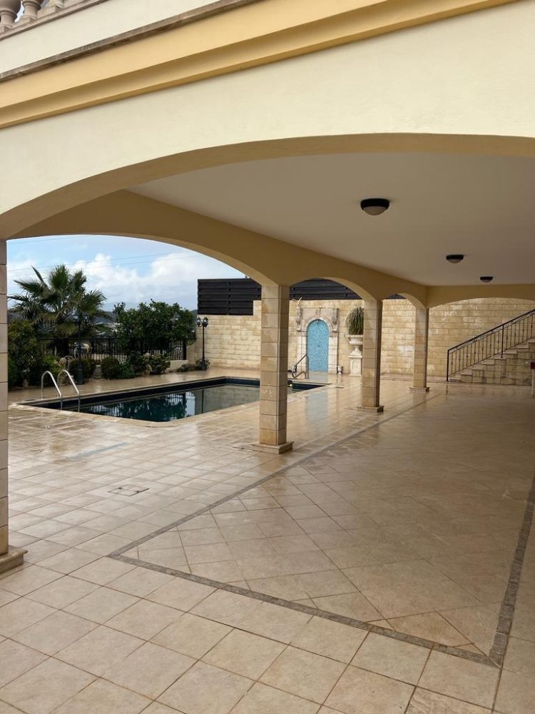 Villa de 5 dormitorios en Limassol, Cyprus No. 35525