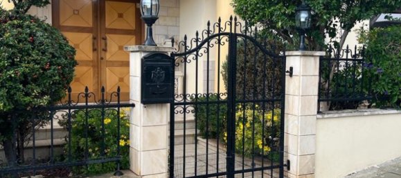 5 bedrooms Villa in Limassol, Cyprus No. 35525 10