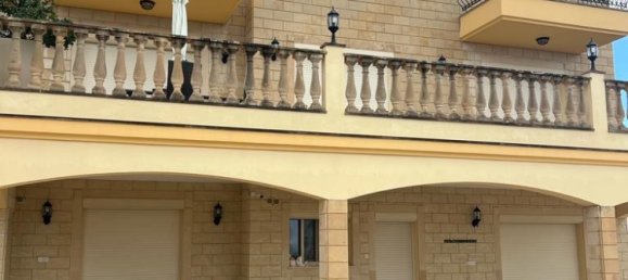 5 bedrooms Villa in Limassol, Cyprus No. 35525 2