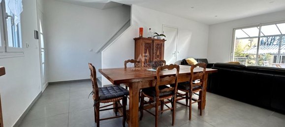 3 bedrooms House in Poissy, France No. 188385 3