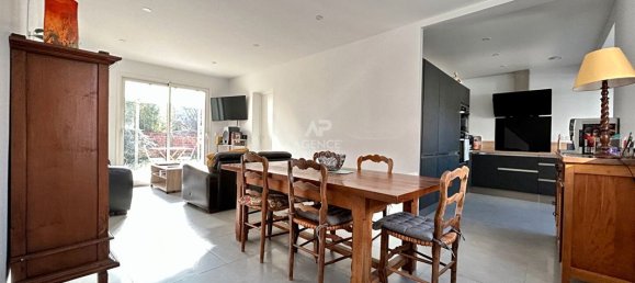 3 bedrooms House in Poissy, France No. 188385 4