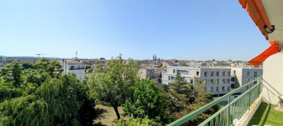 2 bedrooms Apartment in Bordeaux, France No. 296101 2