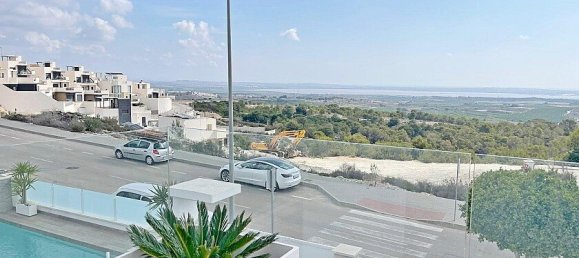 5 bedrooms Villa in San Miguel de Salinas, Spain No. 16441 2