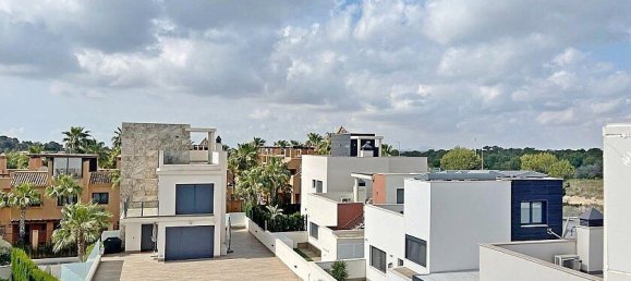 5 bedrooms Villa in San Miguel de Salinas, Spain No. 16441 3