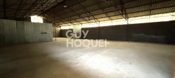 750m² Commercial property in Tours, France No. 227187 2