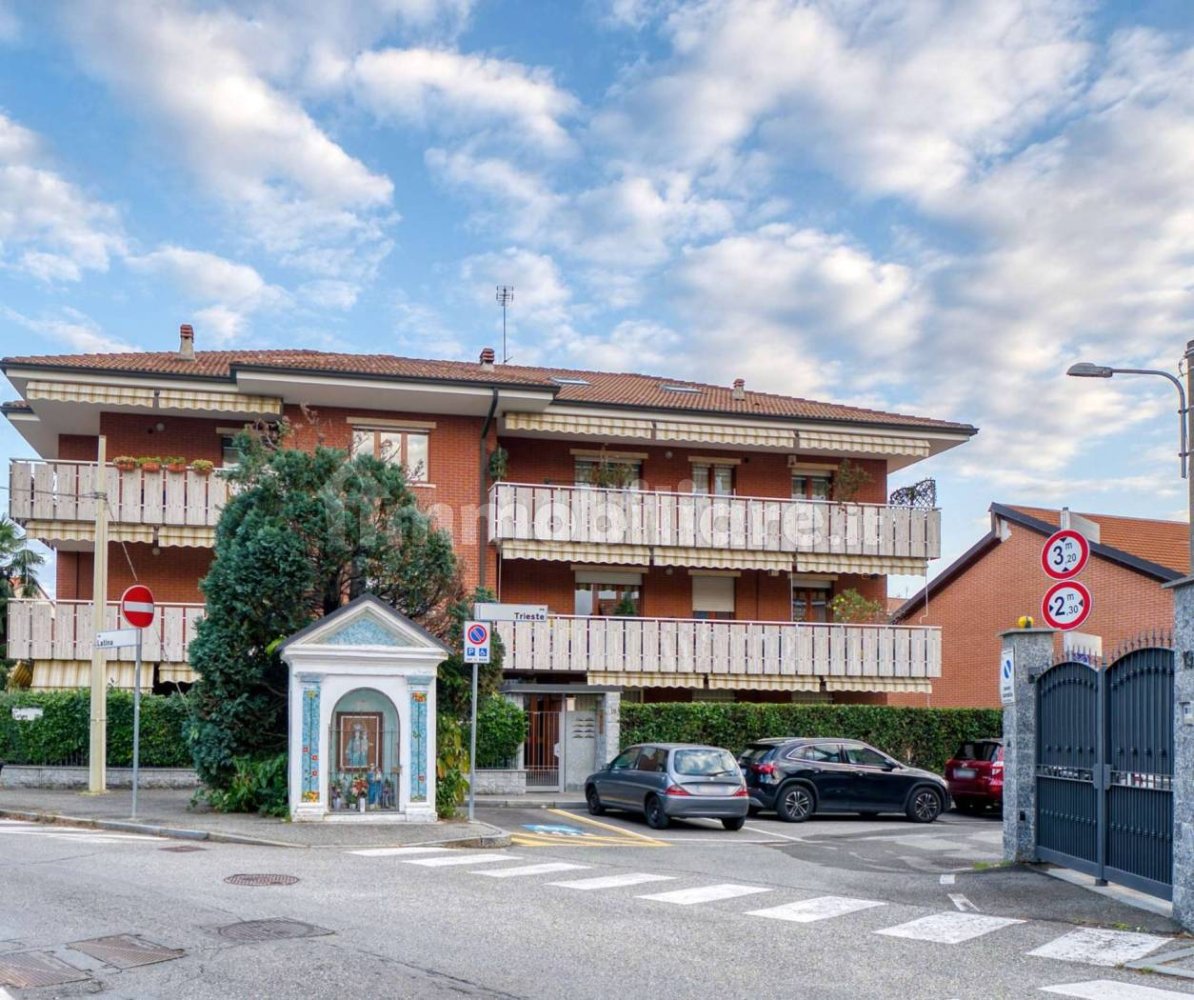 1 bedroom Apartment in Grugliasco, Italy No. 222338