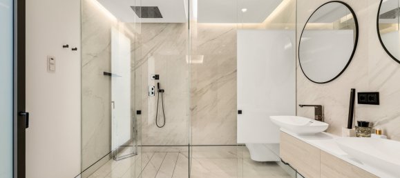 4 bedrooms Penthouse in Estepona, Spain No. 4669 24