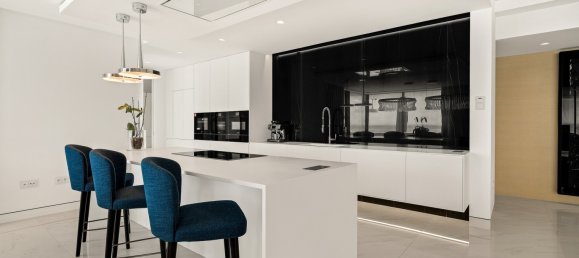 4 bedrooms Penthouse in Estepona, Spain No. 4669 7