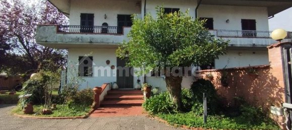 Квартира с 6 спальнями в Каррара, Италия № 46306 2