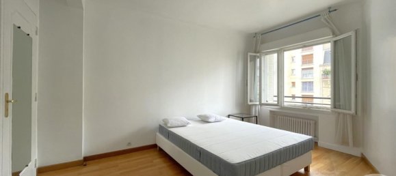 2 bedrooms Apartment in Paris, France No. 174870 5