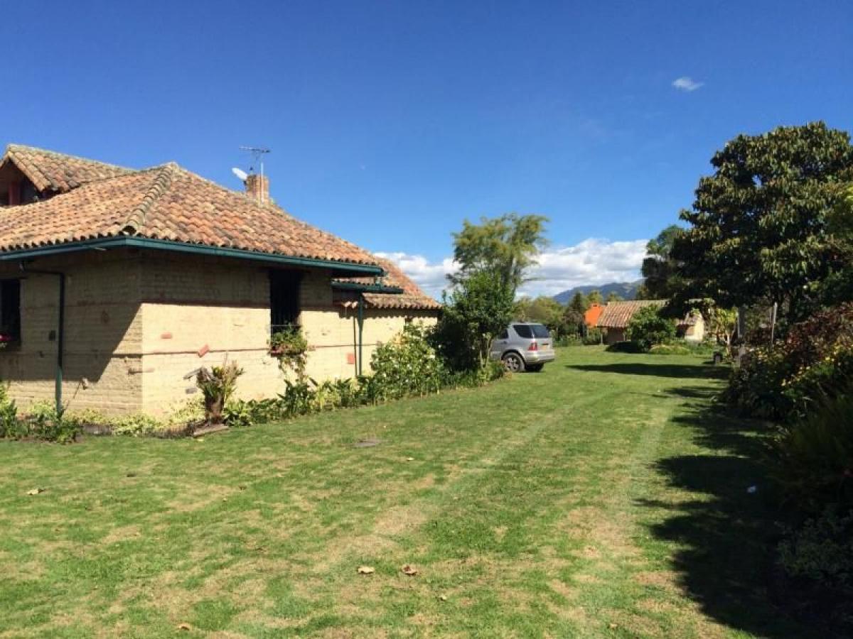 6 bedrooms House in Cundinamarca, Colombia No. 2232