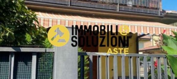 Квартира с 3 комнатами в Кастенедоло, Италия № 7122 20