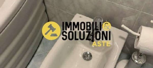 Квартира с 3 комнатами в Кастенедоло, Италия № 7122 2