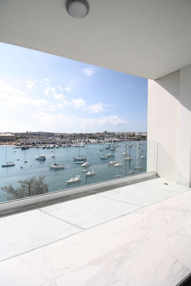 3 bedrooms Apartment in Sliema, Malta No. 9377
