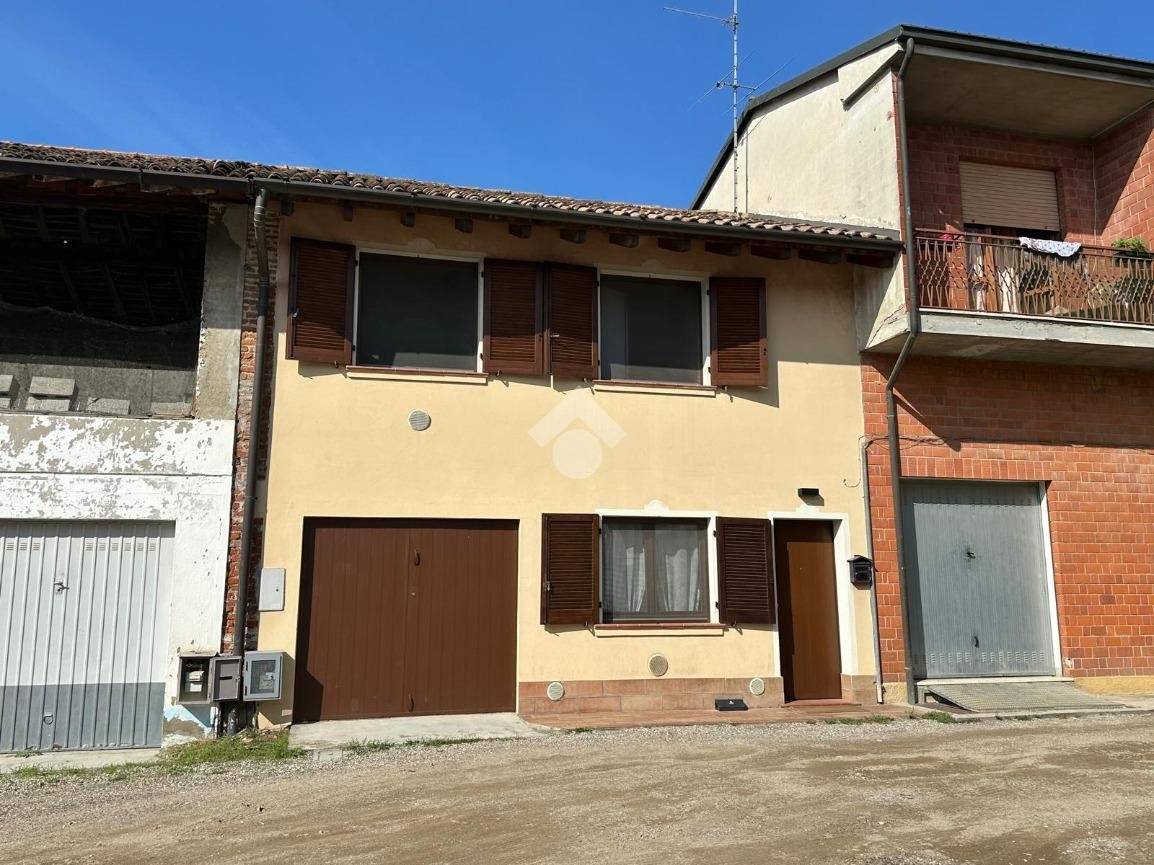 2 bedrooms House in Motta Visconti, Italy No. 355691